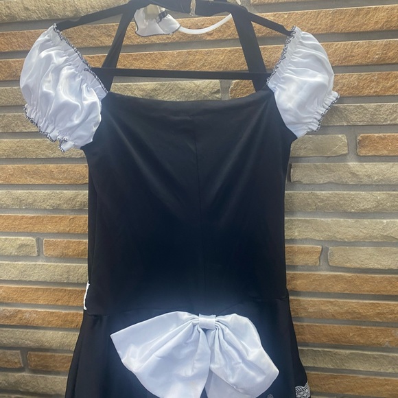 Medium Halloween maid costume - Picture 7 of 16